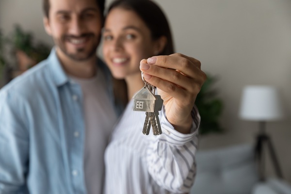 couple buying new home in lake county, florida